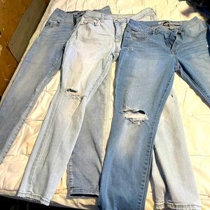 Three pairs of light colored skinny jeans size 7
